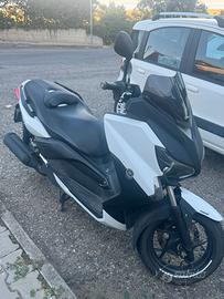 Yamaha X-Max 250