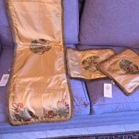 Trittico di centri in seta pura stampata a mano