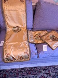 Trittico di centri in seta pura stampata a mano