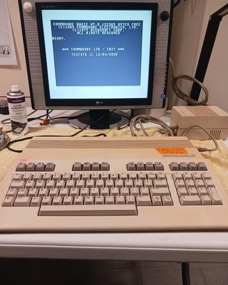 Commodore 128 con alimentatore (C027)