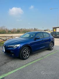 Cerchi in lega 19” + gomme all seasons x Stelvio