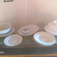 Servizio piatti in porcellana Tognana