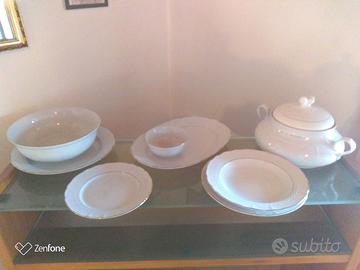 Servizio piatti in porcellana Tognana