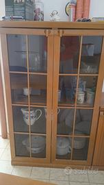 Mobile soggiorno ad angolo in legno con vetrina