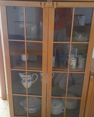 Mobile soggiorno ad angolo in legno con vetrina