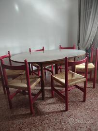 Tavolo Rotondo Allungabile in Formica con Sedie