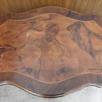 Tavolino con piano in radica intarsiato da salotto