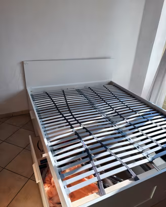 Letto matrimoniale con contenitore