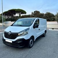 Renault trafic 1.6 diesel 120 cv gancio traino