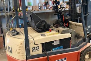 CARRELLO ELEVATORE NISSAN 25 ql