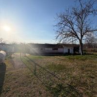 Casa indipendente con ampio terreno