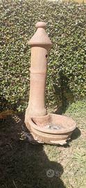 Fontanella in terracotta