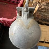 TAZZA ABBEVERATOIO IN GHISA