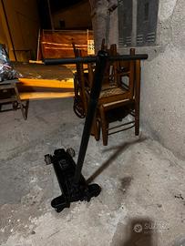 Cric idraulico a carrello