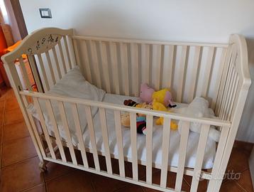 Culla erbasi tenuta come nuova completa di corredo