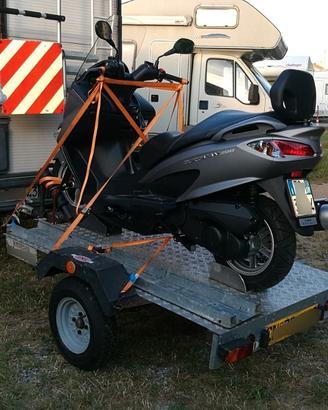 Carrello targato portamoto/attrezzature sportive