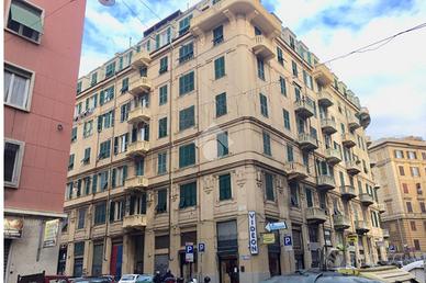 4 LOCALI A GENOVA