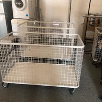 Carrelli contenitori su ruote