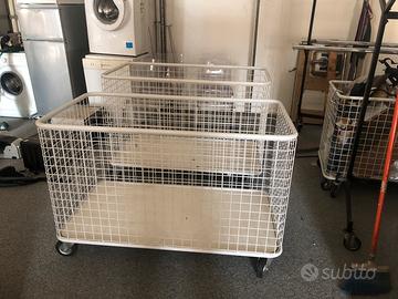 Carrelli contenitori su ruote