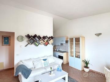 Bilocale con patio privato- contratto 12 mesi