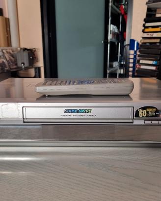 VIDEOREGISTRATORE  PANASONIC SVHS NV-HS830