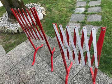 2 barriere stradali estensibili e 17 coni