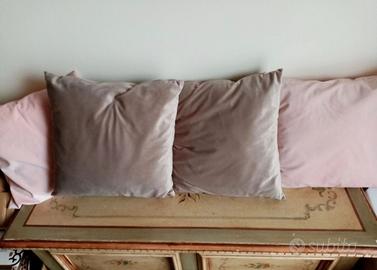 4 cuscini e 3 fodere in tema di pasqua