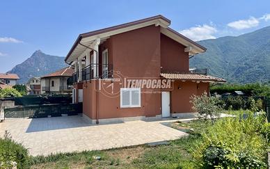 VILLA LIBERA SU 3 LATI DI RECENTE COSTRUZIONE