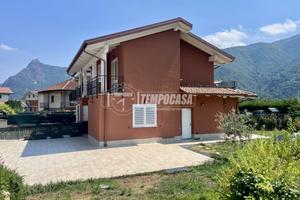 VILLA LIBERA SU 3 LATI DI RECENTE COSTRUZIONE