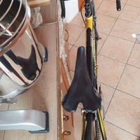Gruppo 105 più ruote shimano più manubrio e reggi
