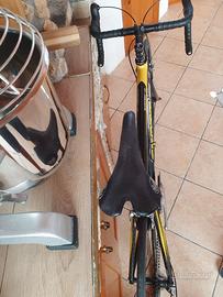 Gruppo 105 più ruote shimano più manubrio e reggi