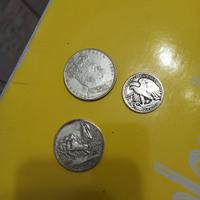 due monete riconi più una americana 