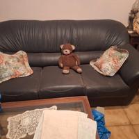 divano e due poltrone