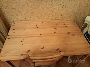 Scrivania in legno