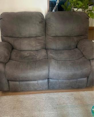 Divano 2 posti con chaise long elettriche