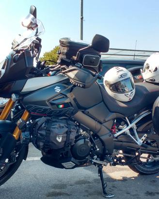 Moto Suzuki V-Strom DL 1000 No Compromise