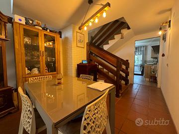 Mazzocco porzione centrale di VILLETTA A SCHIERA