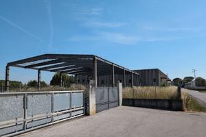 Capannone / tettoia industriale