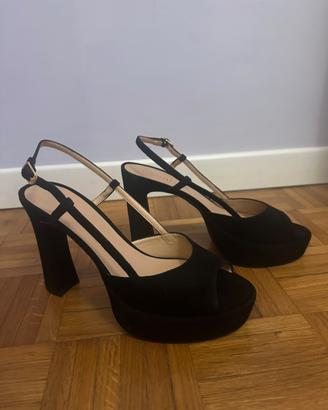 Sandali con plateau nero Unisa