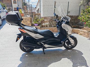 Yamaha xmax 300