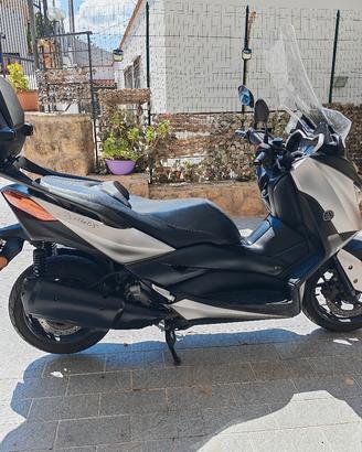 Yamaha xmax 300