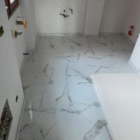 Piastrelle gres porcellanato effetto marmo