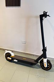 Monopattino elettrico Ninebot Max G30