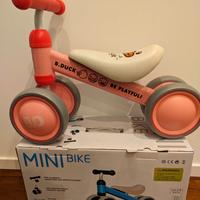 Bicicletta senza pedali con scatola