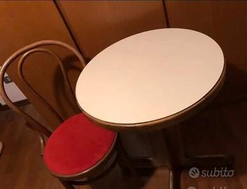Tavoli e sedie