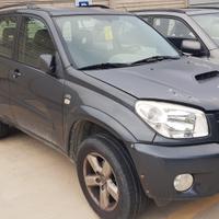 Toyota  Rav4 D-4D 2.0cc TD anno 2005 X RICAMBI