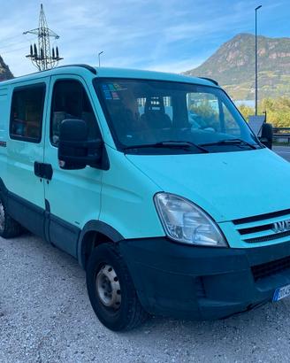 Furgone Iveco Daily 7 posti