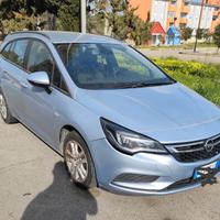 Opel Astra Sports Tourer 1.6 TDCI Automatica 
