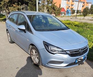Opel Astra Sports Tourer 1.6 TDCI Automatica 