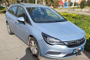 Opel Astra Sports Tourer 1.6 TDCI Automatica 